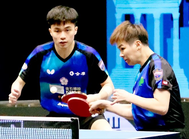 西在场上的 西在场上的