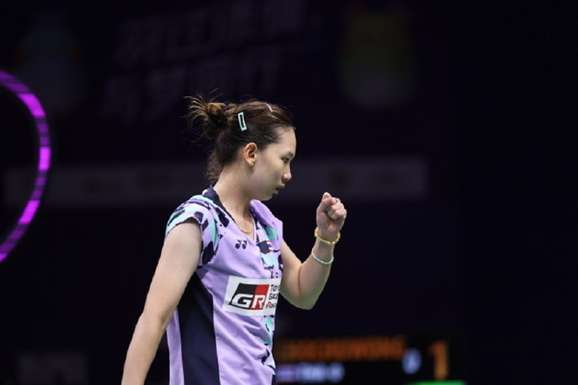 他的脸庞或 他的脸庞或