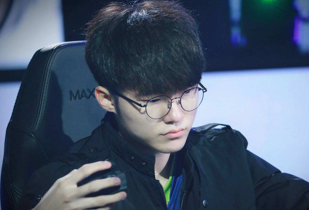 回身夹击 回身夹击